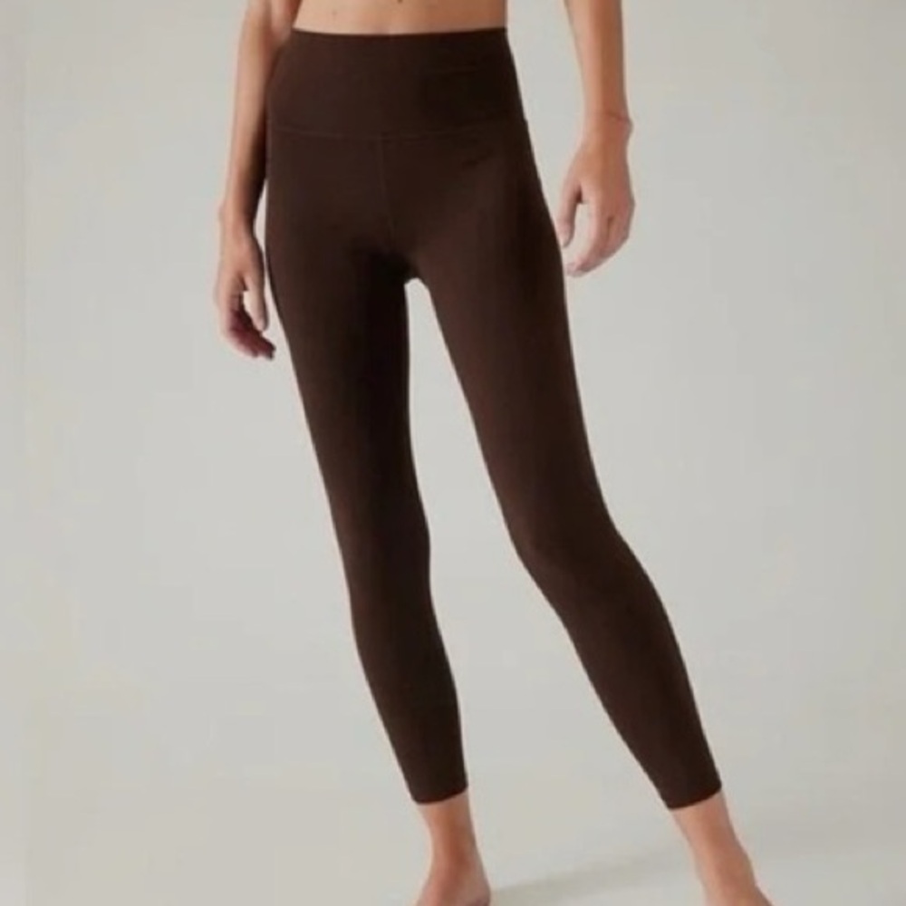 Athleta Salutation Stash 7/8 Tight in Toasted Brown size Medium M